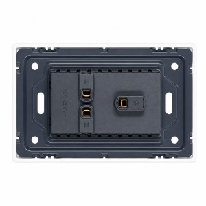 Toma Corriente Vellmax Emb Tripl 2p + T 10 A Blanc - Socodima.cl