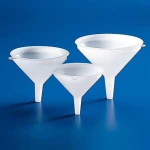 EMBUDO PLASTICO DIAMETRO 220 MM FAB