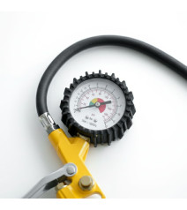 PISTOLA AIRE UYUSTOOLS P/ INFLAR RUEDAS CON MEDIDOR