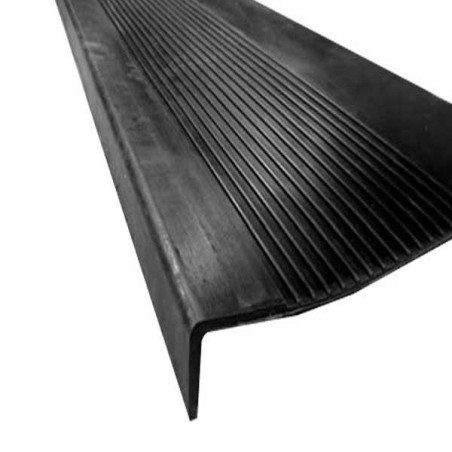 GRADA DE GOMA NEGRA PARA ESCALA PELDAÑO 122X32X4
