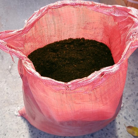 TIERRA HOJA PARA JARDIN SACO